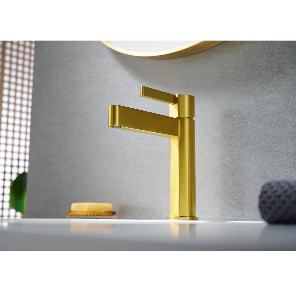 Single Hole Single-Handle Bathroom Faucet in Brushed Gold. Picture 13