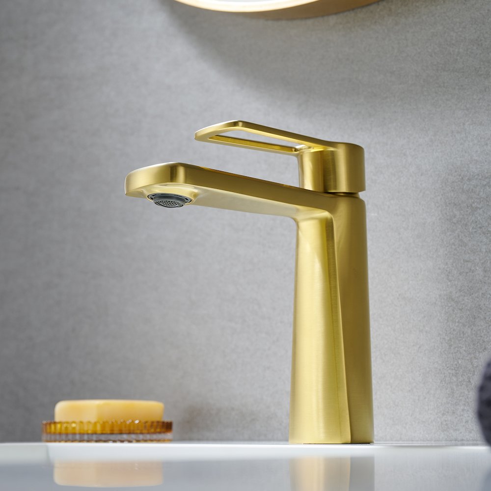 Single Hole Single-Handle Bathroom Faucet in Brushed Gold. Picture 2