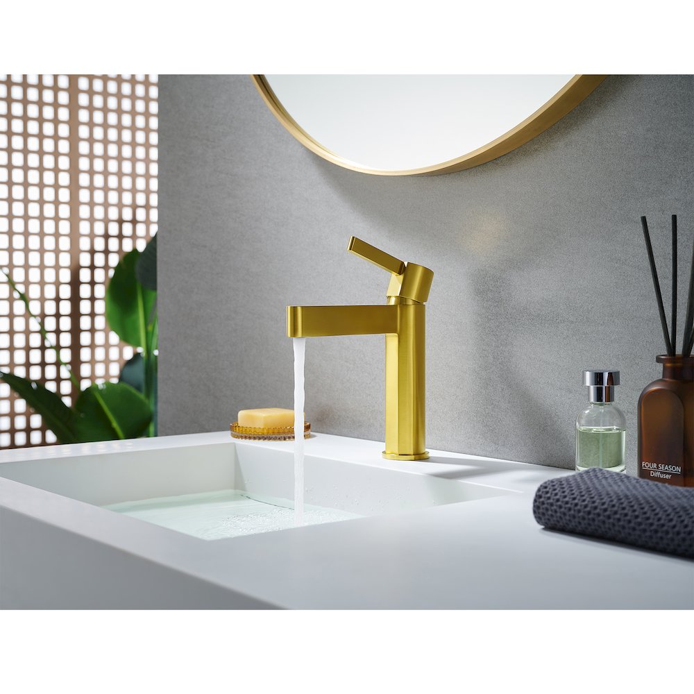 Single Hole Single-Handle Bathroom Faucet in Brushed Gold. Picture 14
