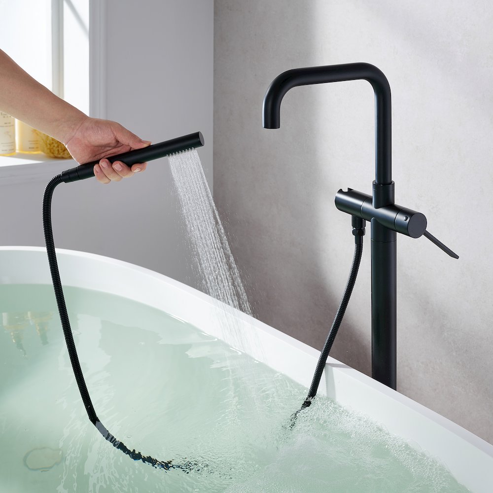 Single Lever Handle Freestanding Floor Mounted Tub Filler. Picture 7