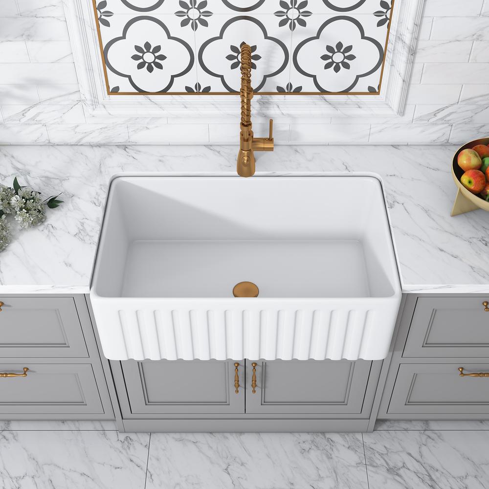Porcelain Vitreous China 30" L x 18" W Farmhouse Sink. Picture 9