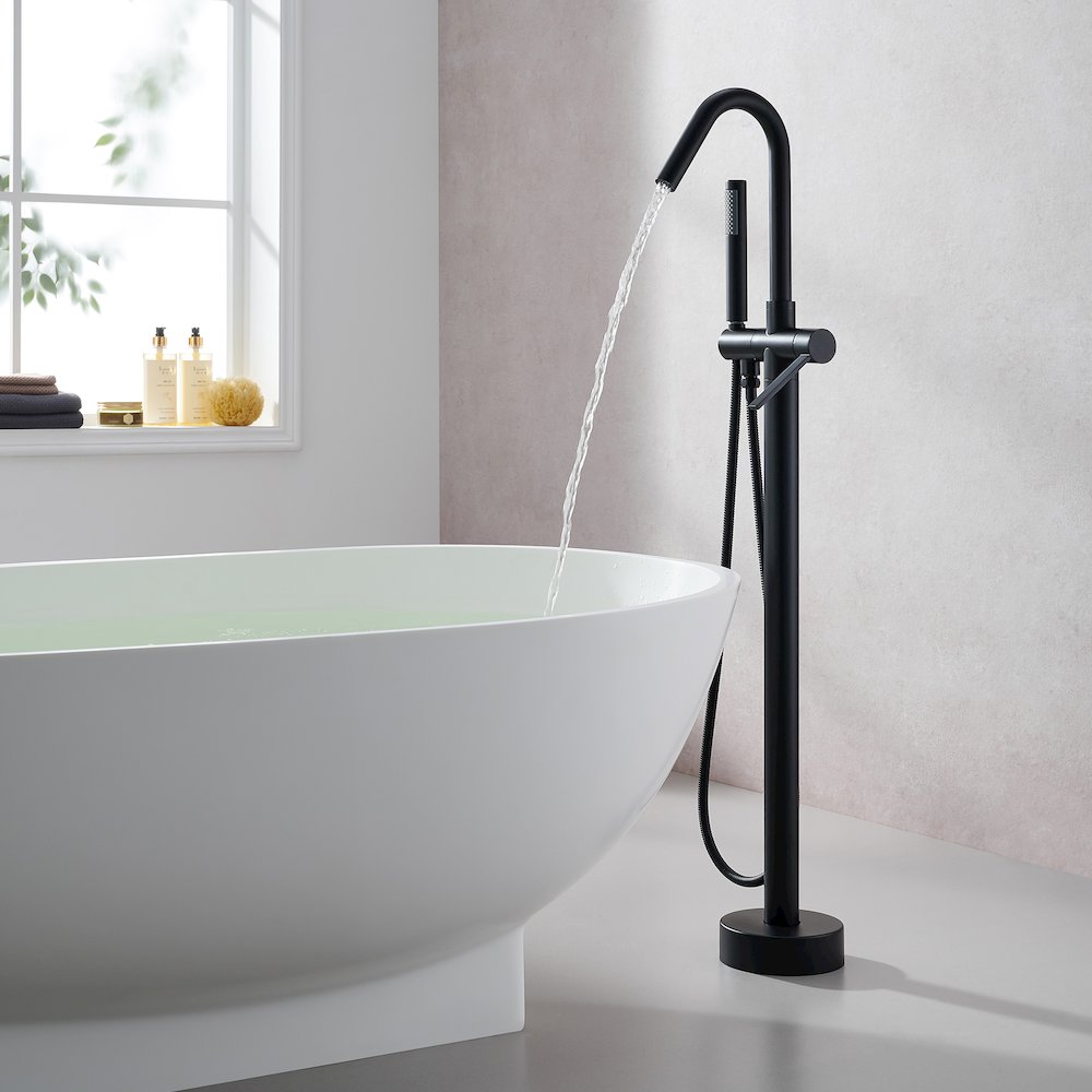 Single Lever Handle Freestanding Floor Mounted Tub Filler. Picture 3
