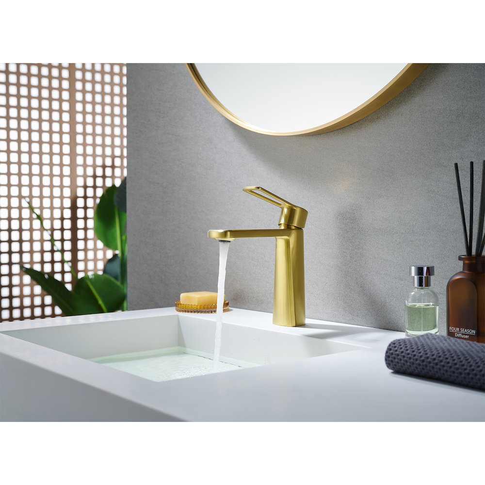 Single Hole Single-Handle Bathroom Faucet in Brushed Gold. Picture 14