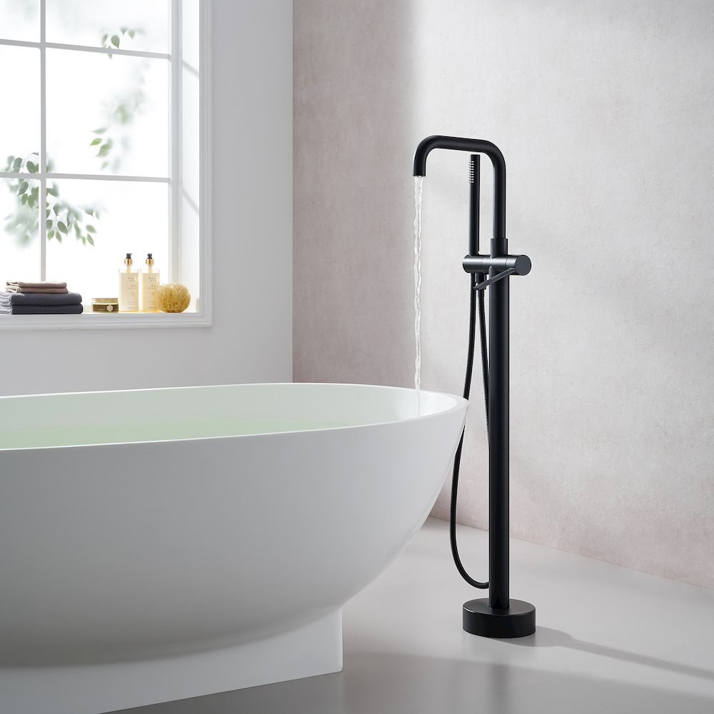 Single Lever Handle Freestanding Floor Mounted Tub Filler. Picture 3