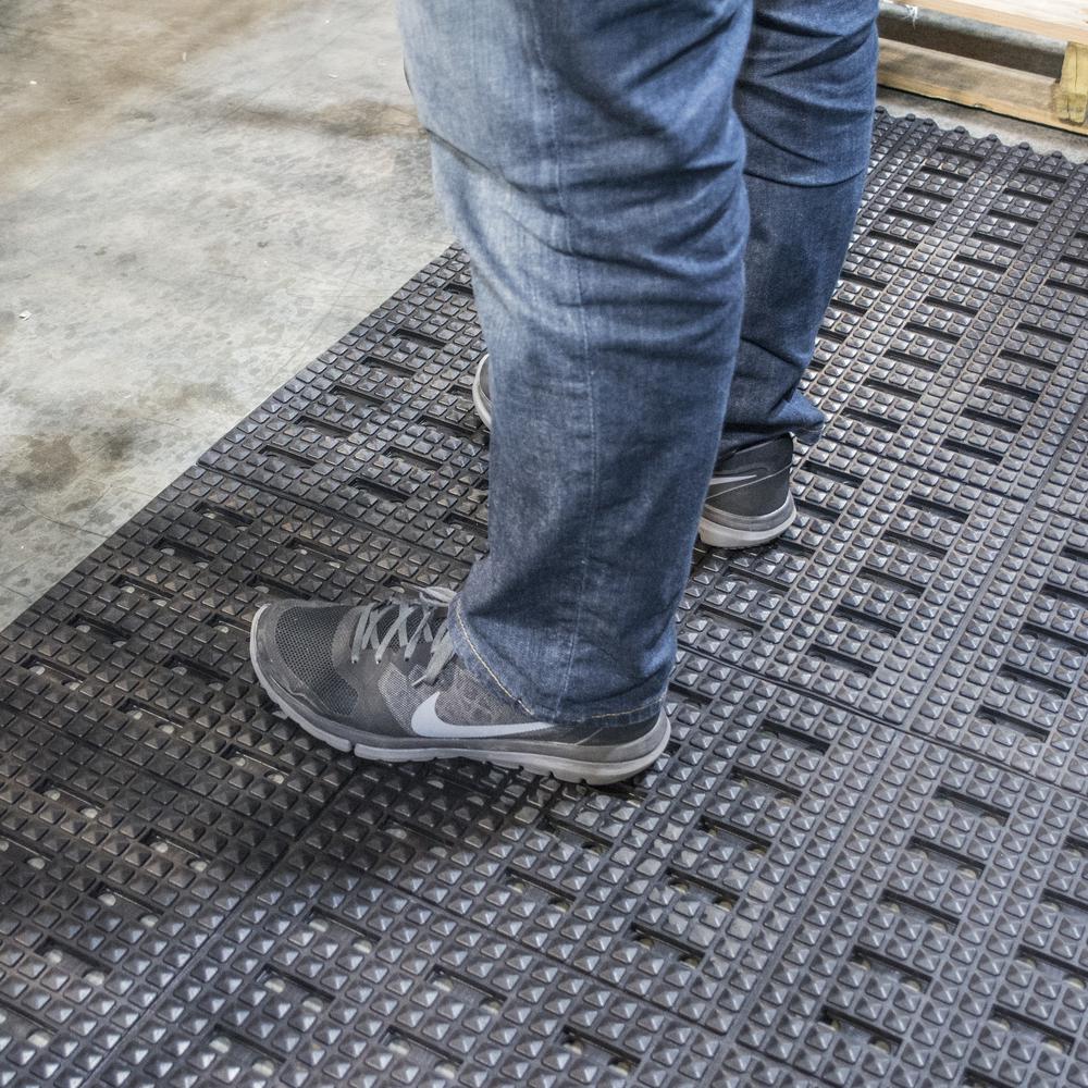 3 x 3 Foot Anti-Fatigue Interlocking Rubber Mats - 4 Pack. Picture 7