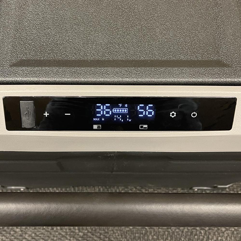 47 Quart Electric Cooler Freezer. Picture 10