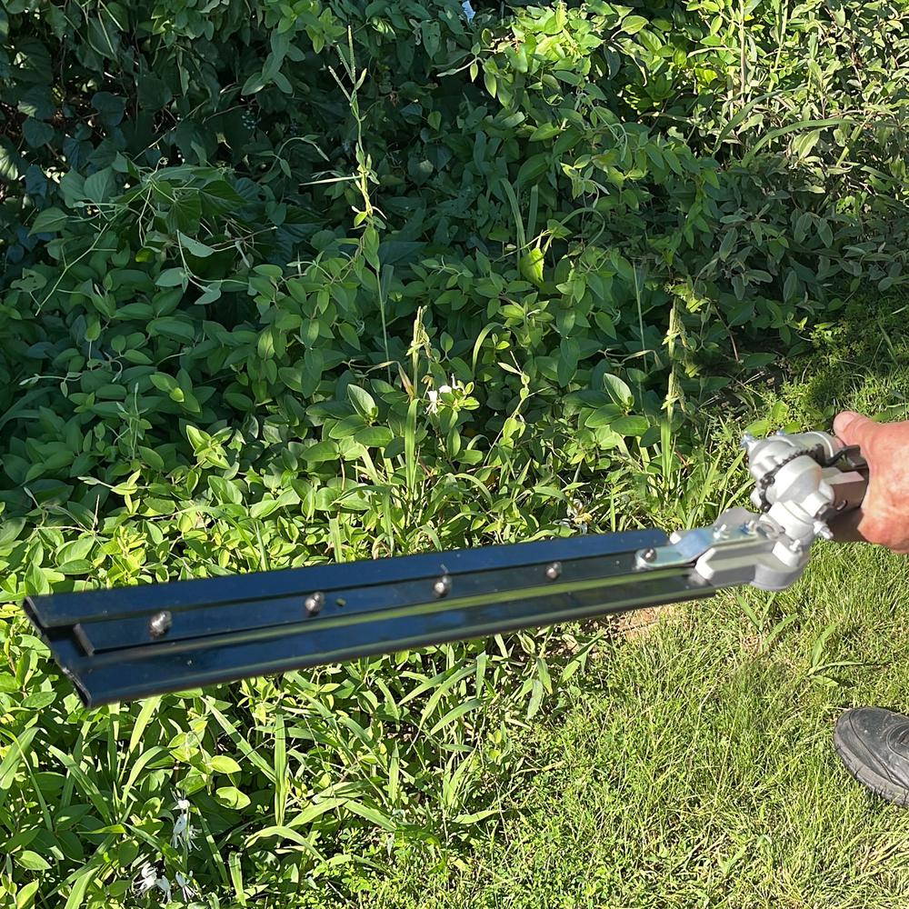 Gas Pole Saw With Hedge Trimmer. Picture 7