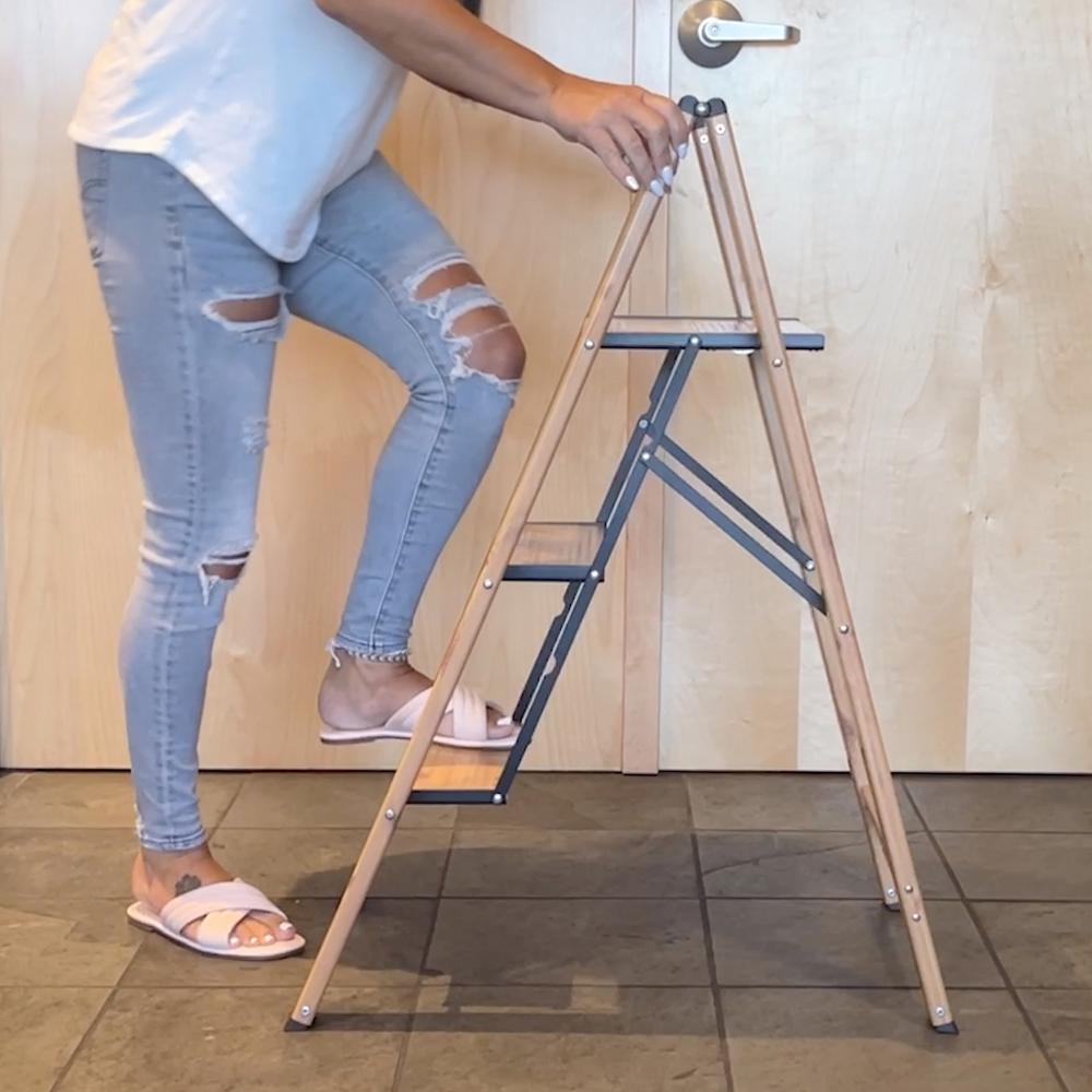 3 Step Aluminum Wood Grain Folding Ladder. Picture 2