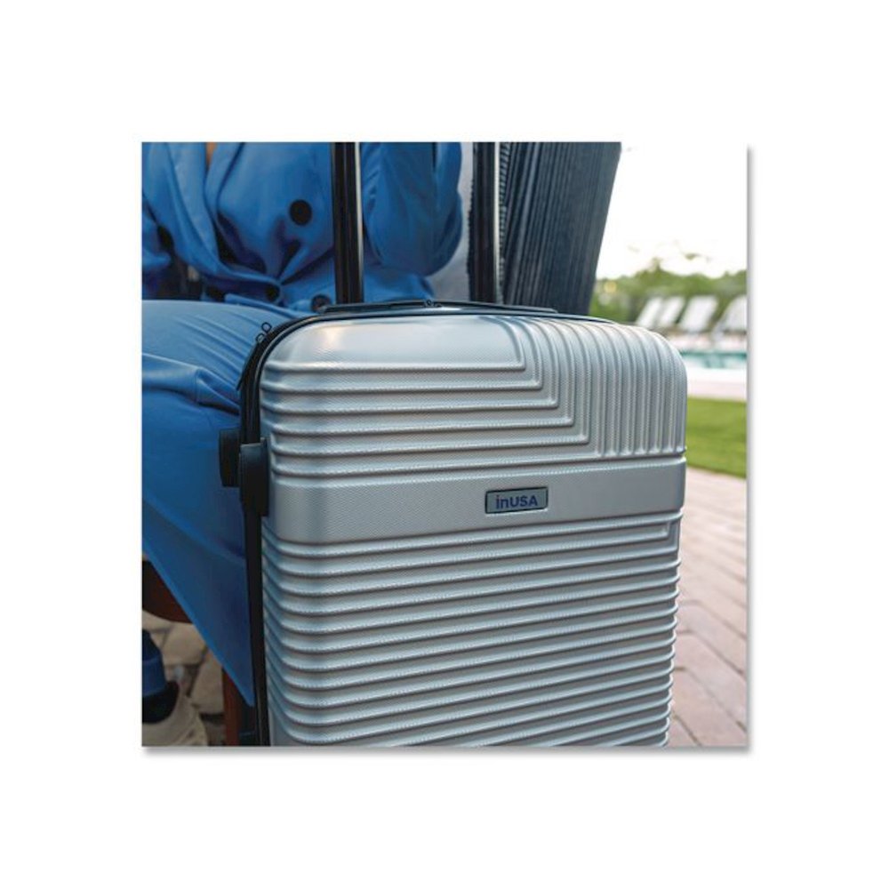 Resilience 20" Hardside Carry-On Suitcase, 14.96 x 8.66 x 21.65, Silver. Picture 4