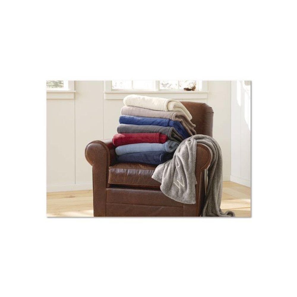 Wicked Plush Throw, 60 x 80, Navy. Picture 4