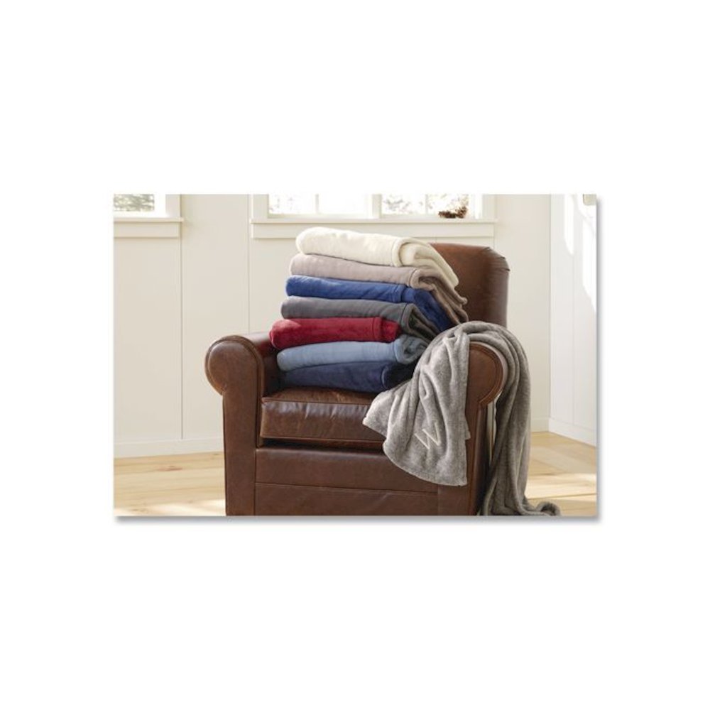 Wicked Plush Throw, 50 x 60, Charcoal Gray Heather. Picture 3