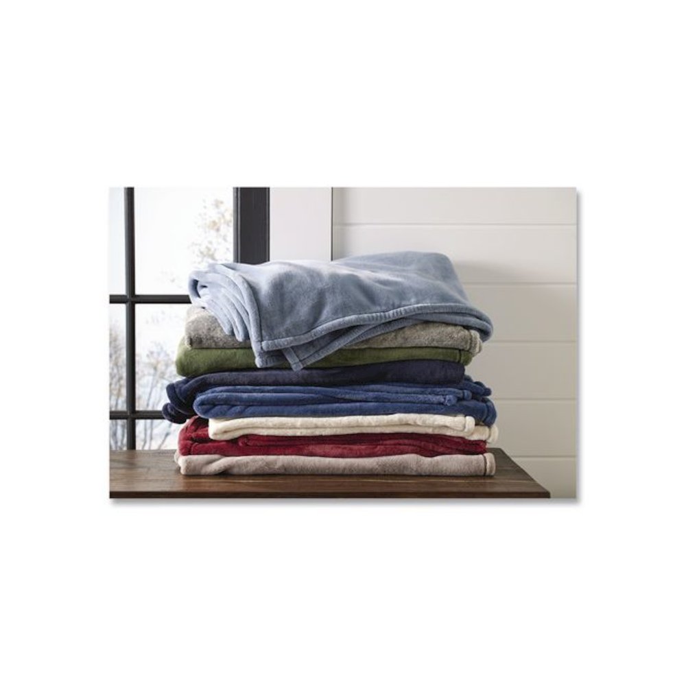Wicked Plush Throw, 60 x 80, Bayside Blue Heather. Picture 4