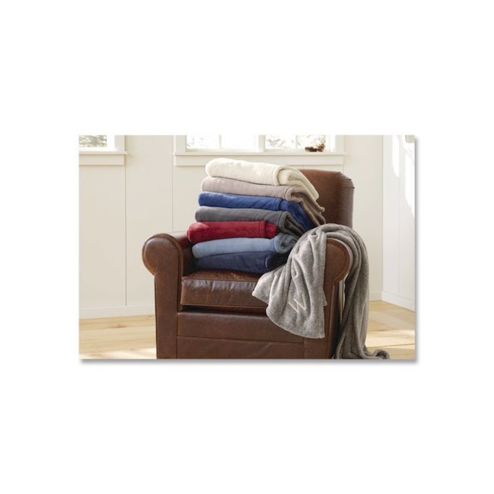 Wicked Plush Throw, 60 x 80, Charcoal Gray Heather. Picture 3