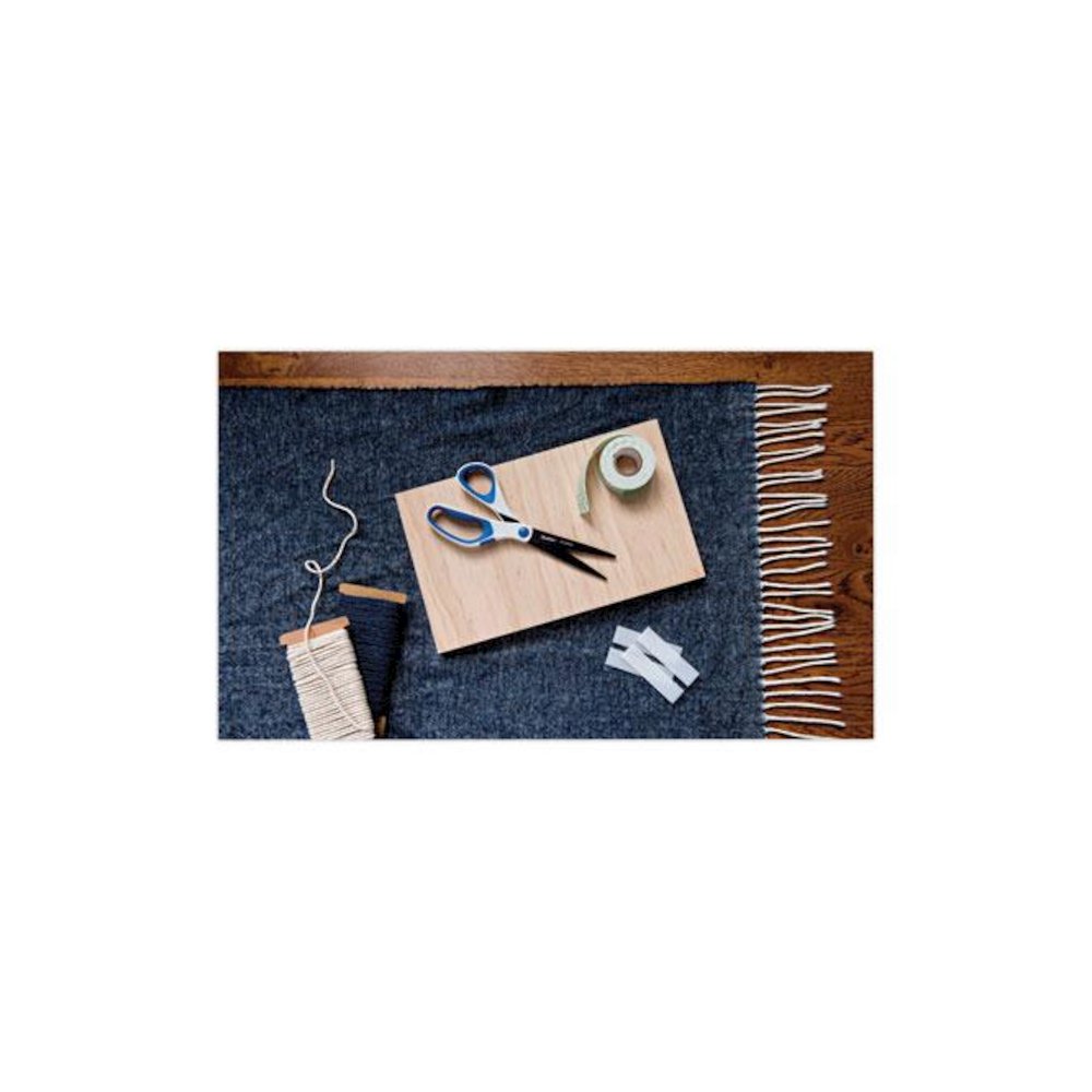 Permanent High-Density Foam Mounting Tape, Holds Up to 2 lb, 0.75" x 9.75 yd, White. Picture 5