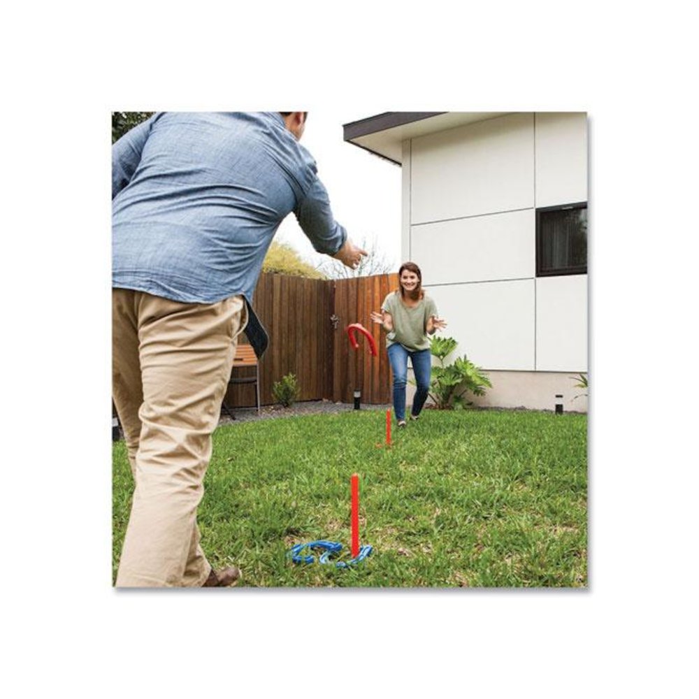 Indoor/Outdoor Rubber Horseshoe Set, 4 Rubber Horseshoes, 2 Rubber Mats, 2 Plastic Dowels. Picture 8