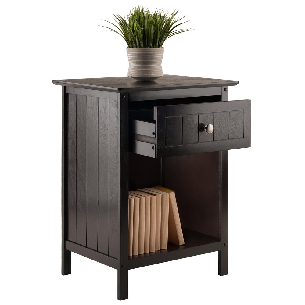 Blair Accent Table in Coffee Finish. Picture 8