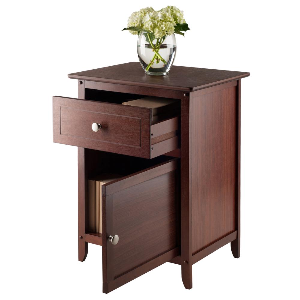 Eugene Accent Table Walnut. Picture 2