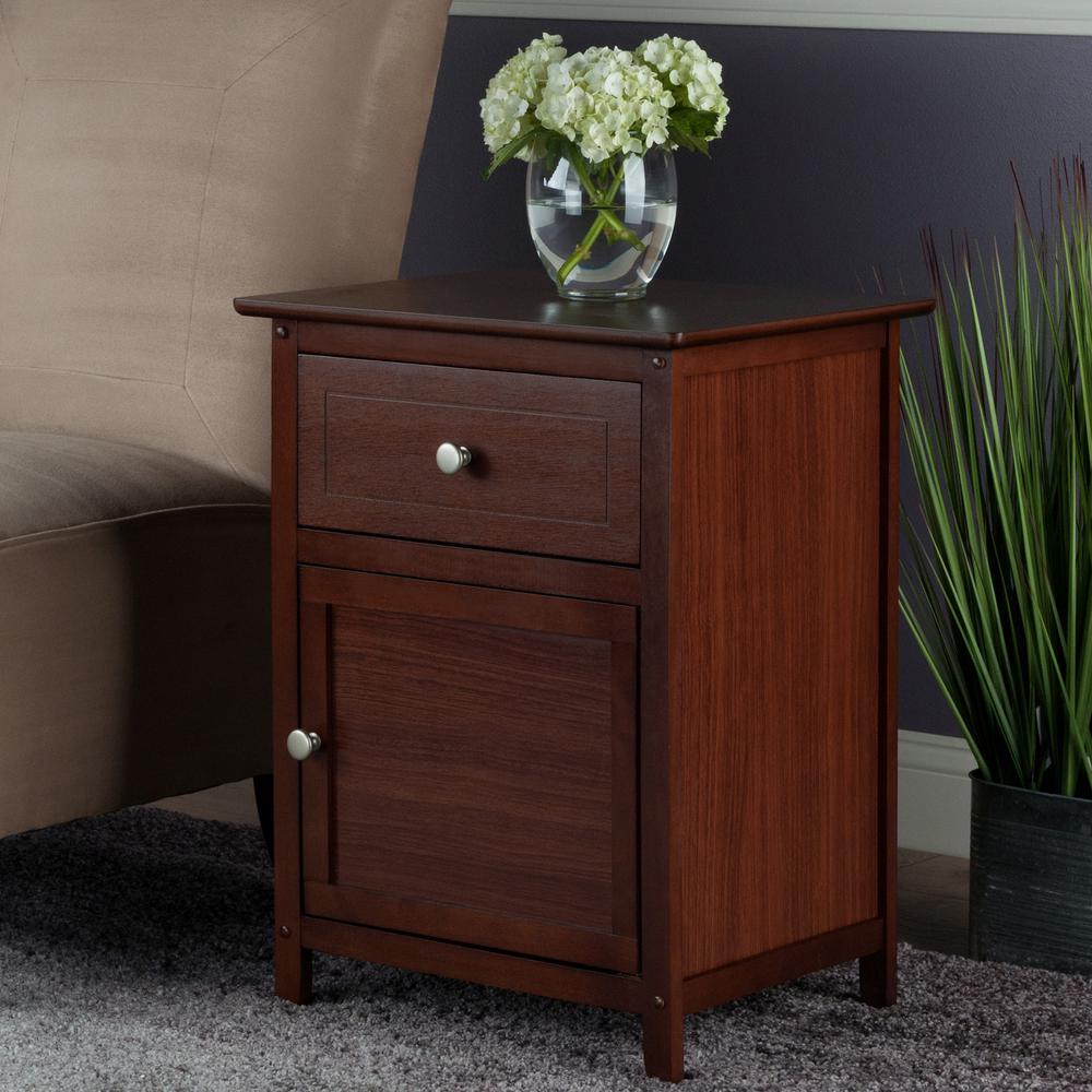 Eugene Accent Table Walnut. Picture 8