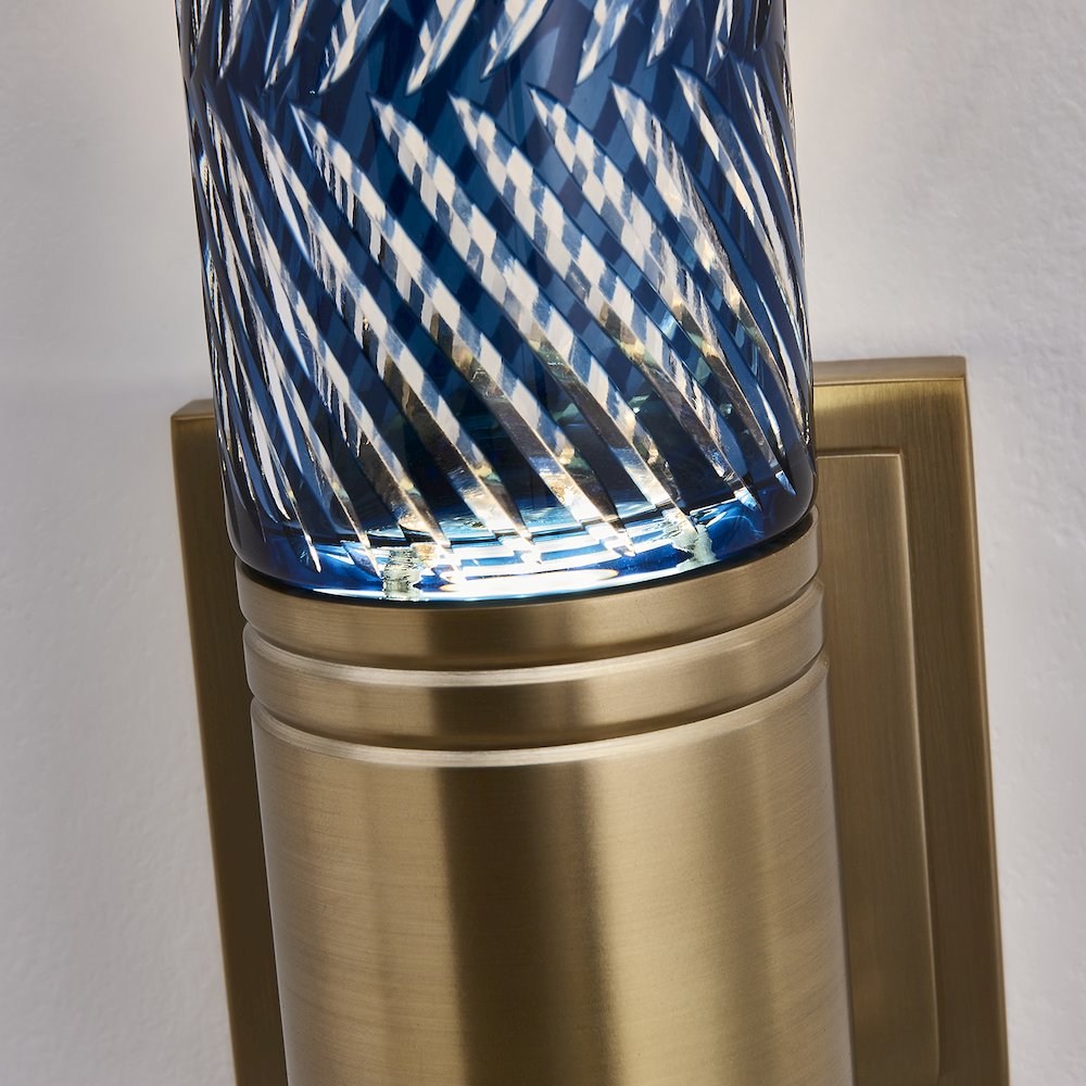 Kiriko 16.25-in (6-watt) LED Winter Brass Wall Sconce. Picture 5