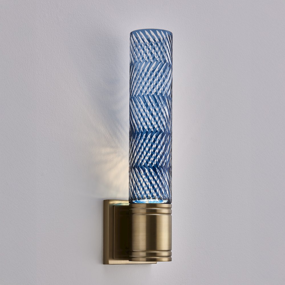 Kiriko 16.25-in (6-watt) LED Winter Brass Wall Sconce. Picture 2