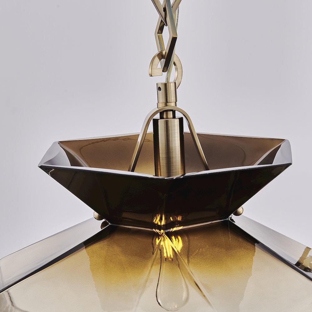 Bolsa 21.25-in 3 Light (40-watt) Winter Brass Chandelier. Picture 6