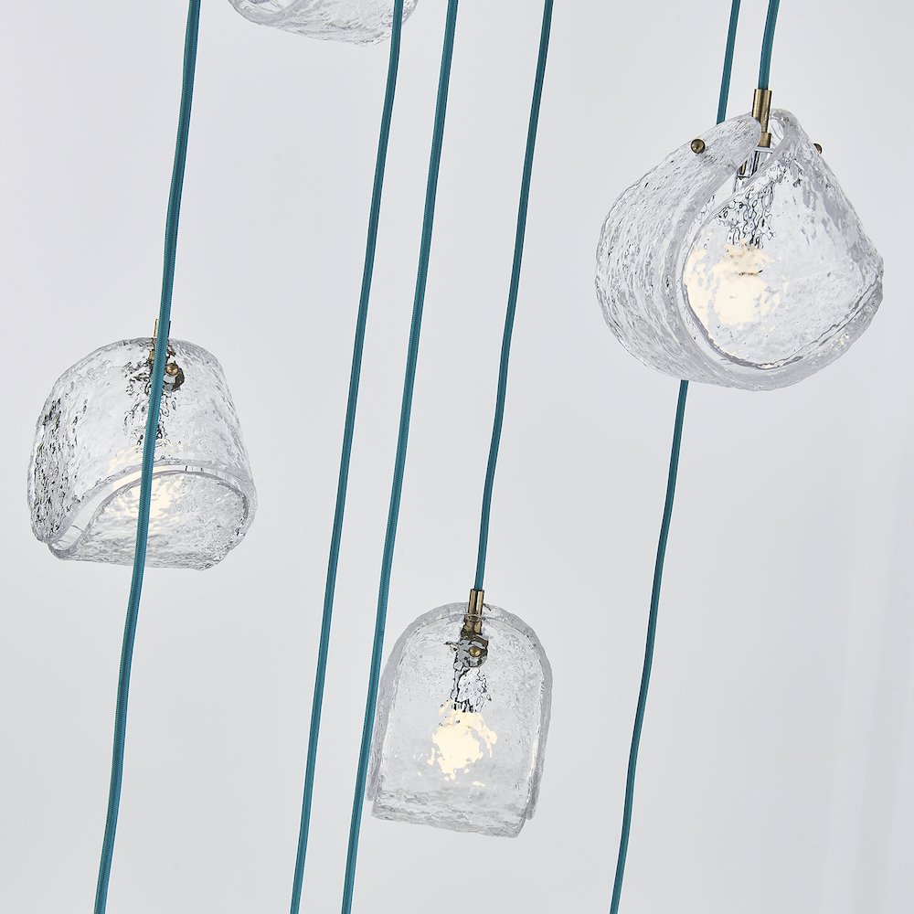 Pallina 32-in 9 Light (40-watt) Winter Brass Chandelier. Picture 5
