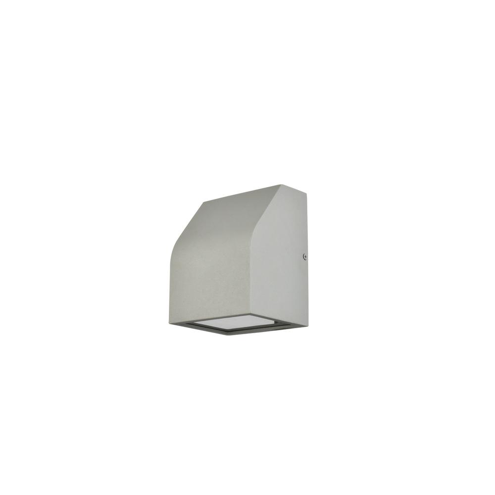 Raine Integrated LED wall sconce in silver. Picture 6