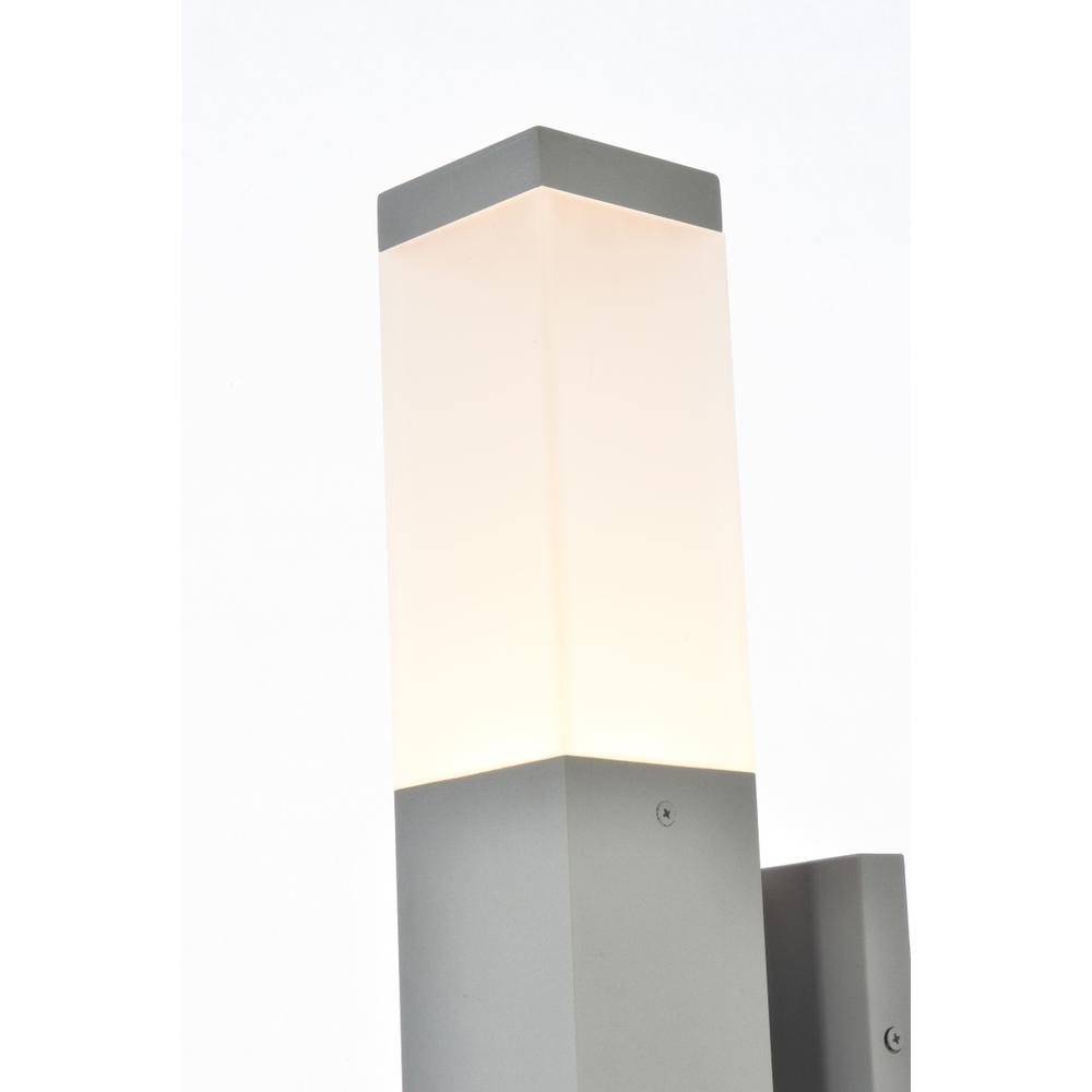 Raine Integrated LED wall sconce  in silver. Picture 2