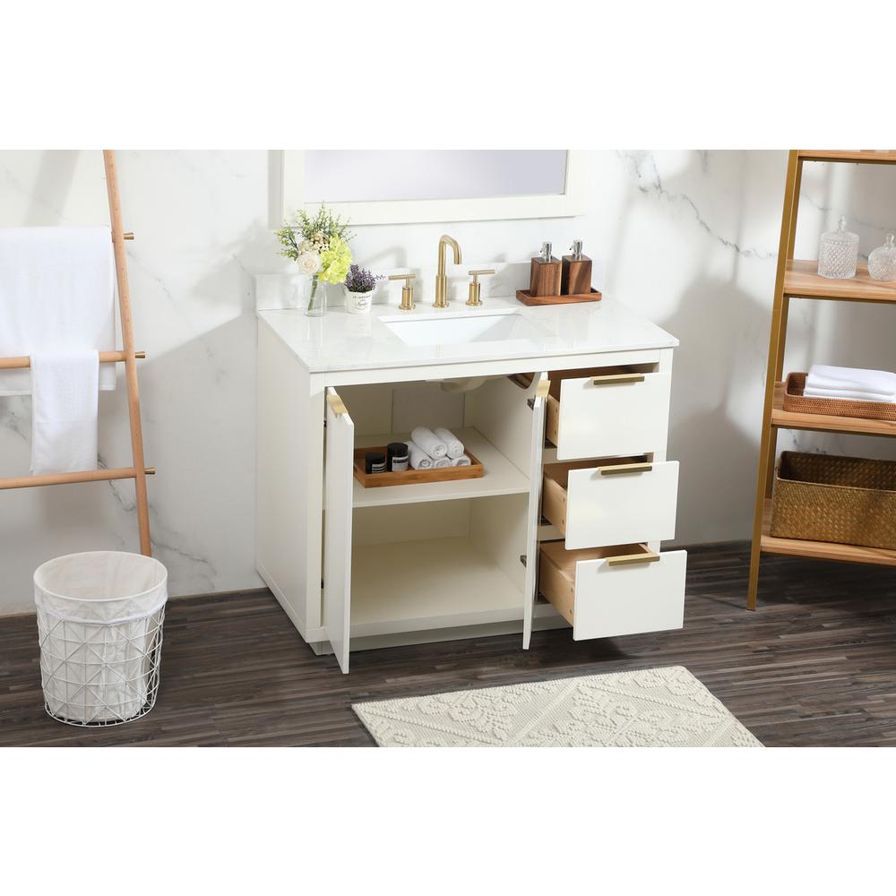 42 inch Single bathroom vanity in white with backsplash. Picture 3
