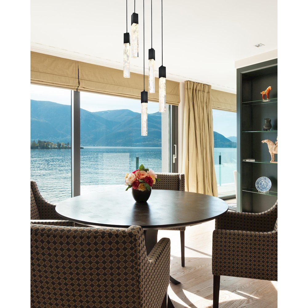Aurora 16 inch Pendant in Black. Picture 8