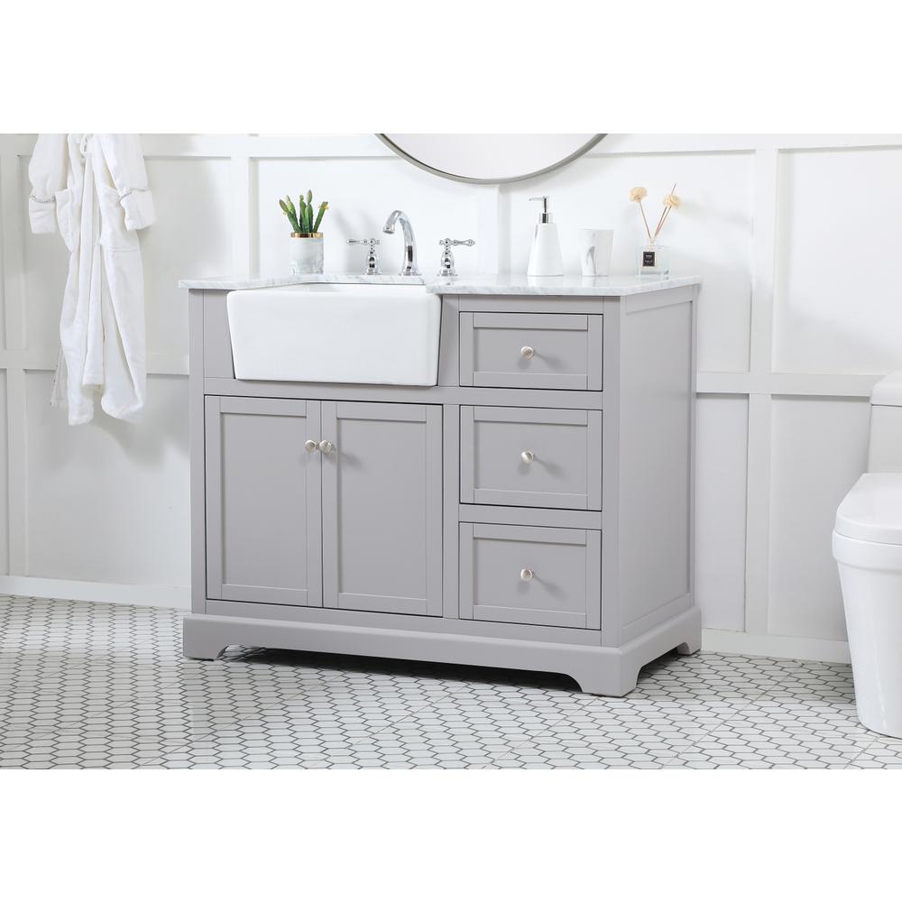 42 inch Single bathroom vanity in grey. Picture 2
