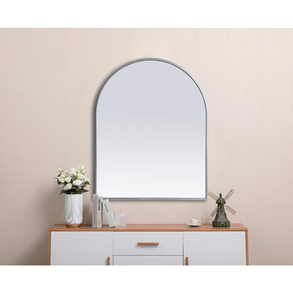 Metal Frame Arch Mirror 24x30 Inch in Silver. Picture 3