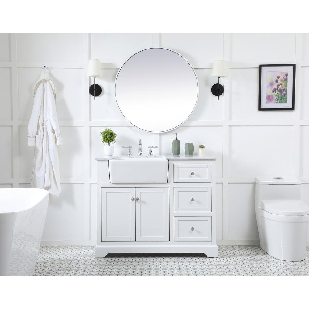 42 inch Single bathroom vanity in white. Picture 4