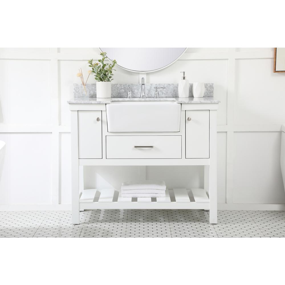 42 inch Single bathroom vanity in white with backsplash. Picture 14