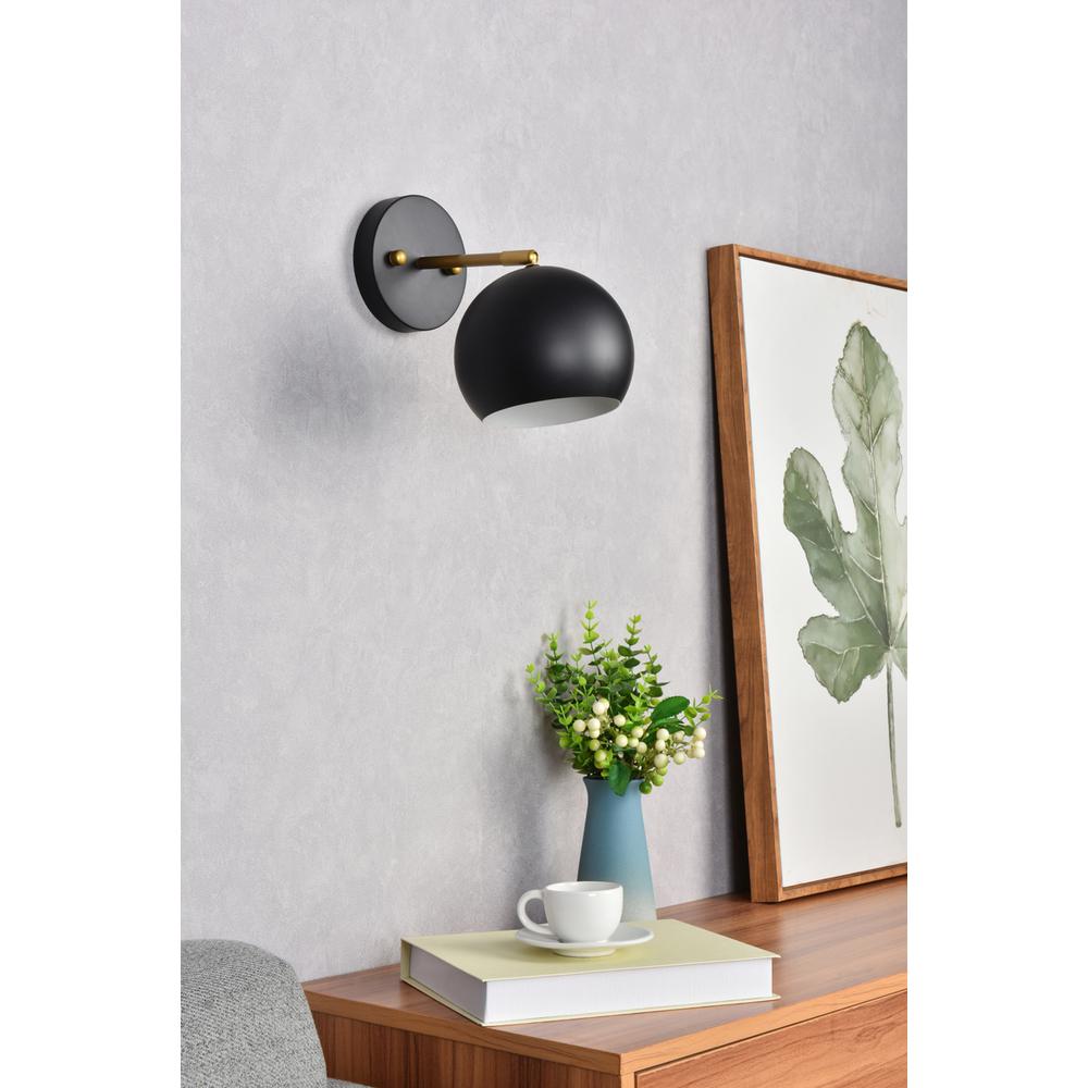 Othello 1 light black and brass wall sconce. Picture 7