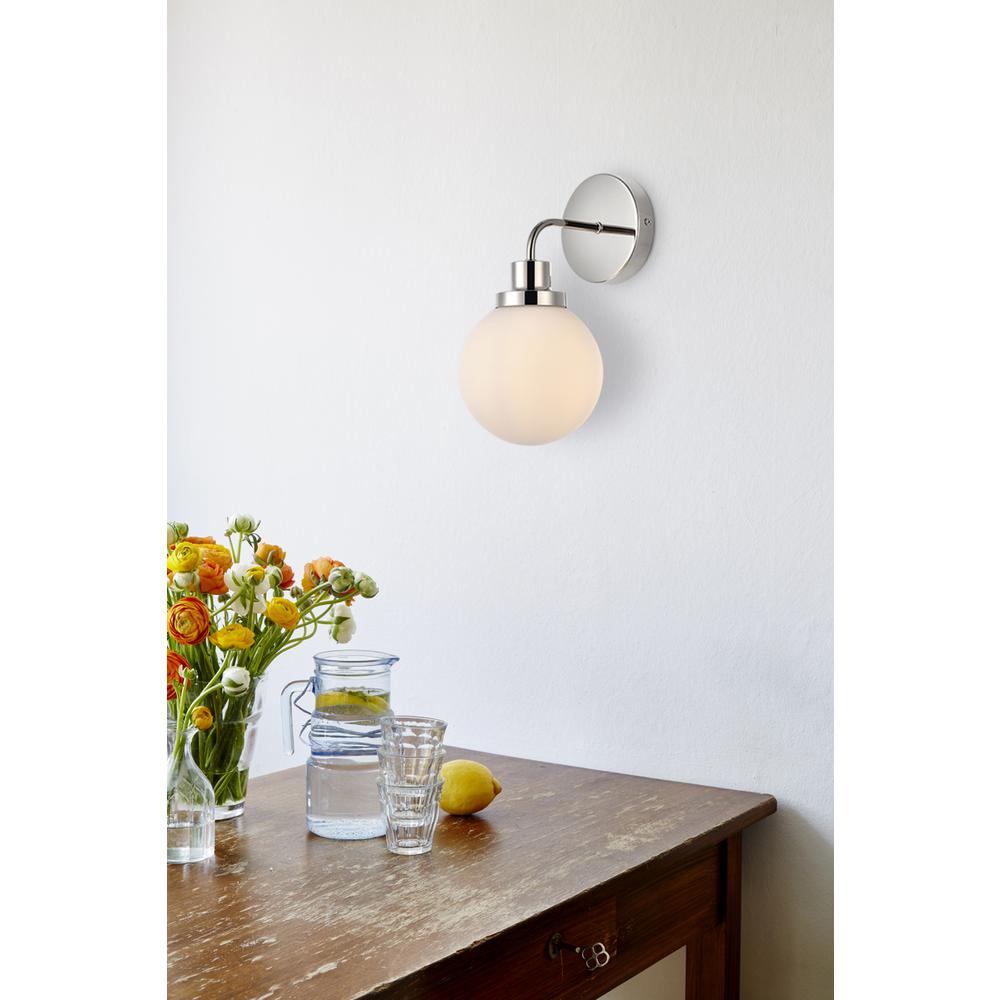 Hanson 1 light bath sconce in polished nickel with frosted shade. Picture 7