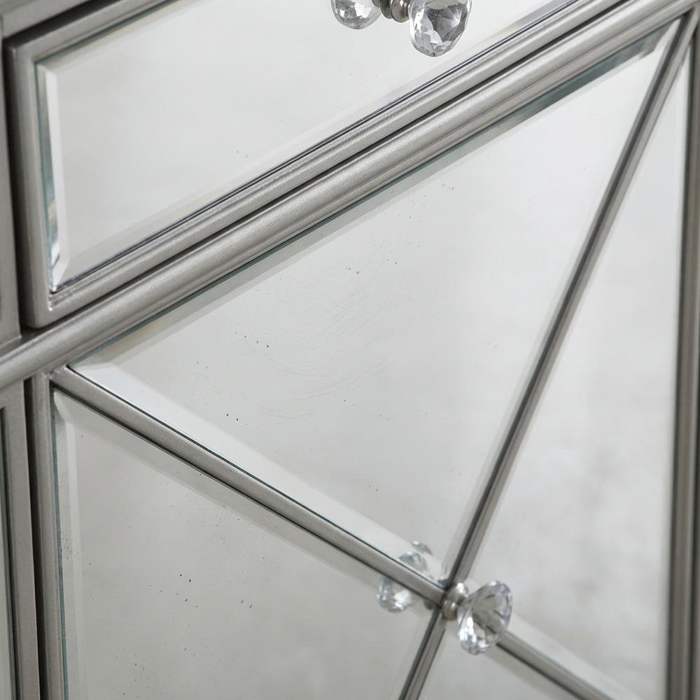 Silver mirrored credenza with spacious tabletop and elegant design. Picture 5