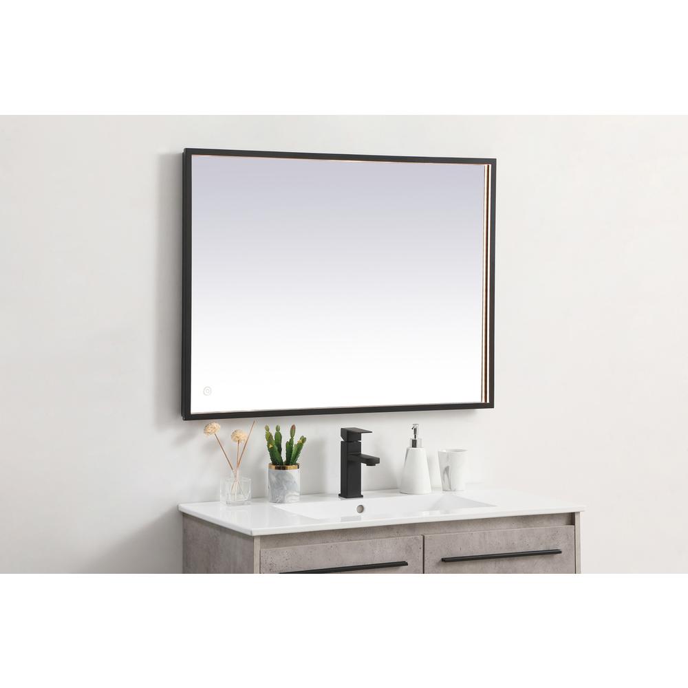 Pier 27x36 inch LED mirror with adjustable color temperature. Picture 4