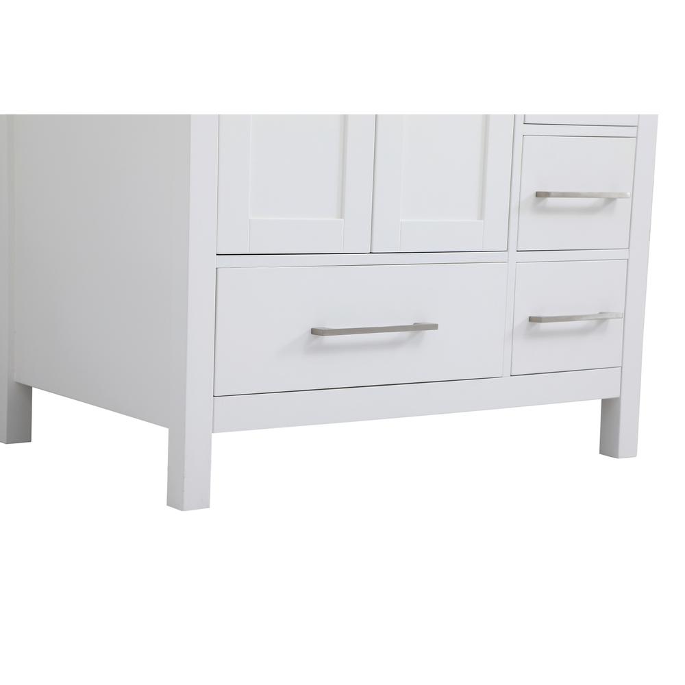 32 inch Single Bathroom Vanity in White. Picture 11