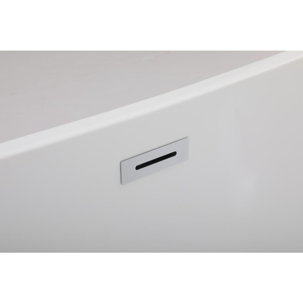 67 inch soaking bathtub in glossy white. Picture 10