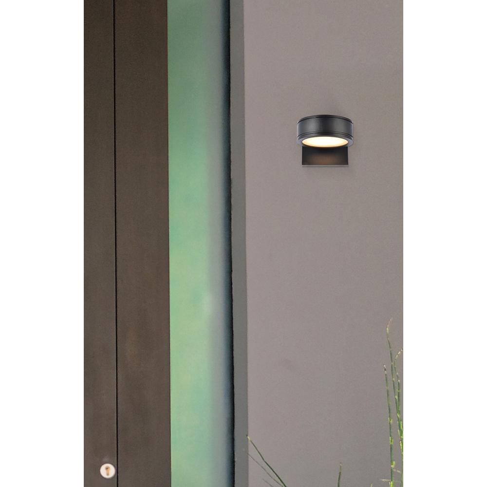 Raine Integrated LED wall sconce in black. Picture 5