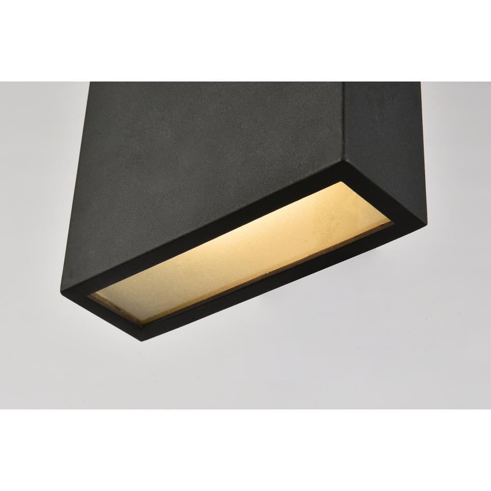 Raine Integrated LED wall sconce  in black. Picture 2