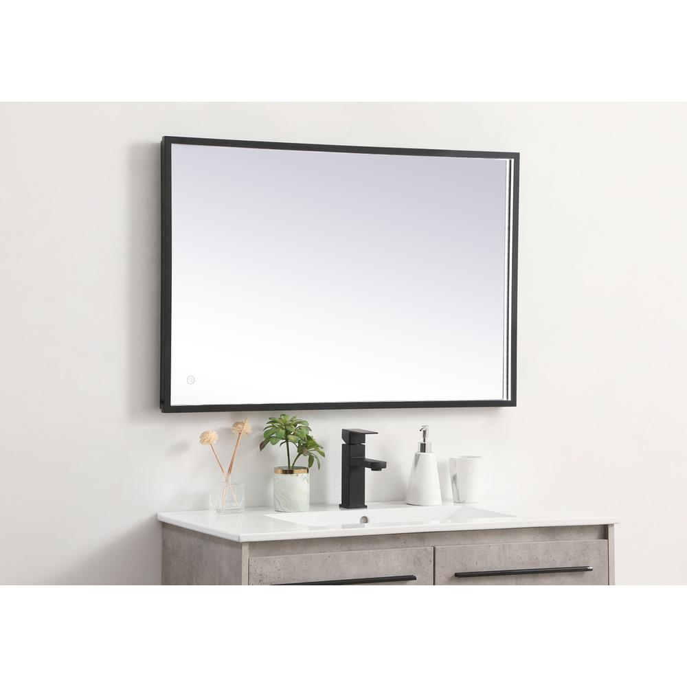 Pier 24x36 inch LED mirror with adjustable color temperature. Picture 4
