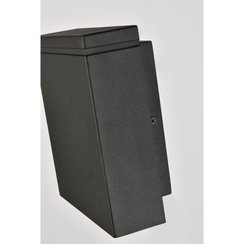 Raine Integrated LED wall sconce  in black. Picture 4