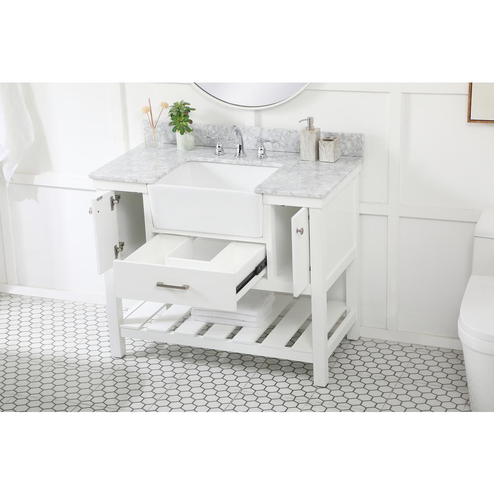 42 inch Single bathroom vanity in white with backsplash. Picture 3