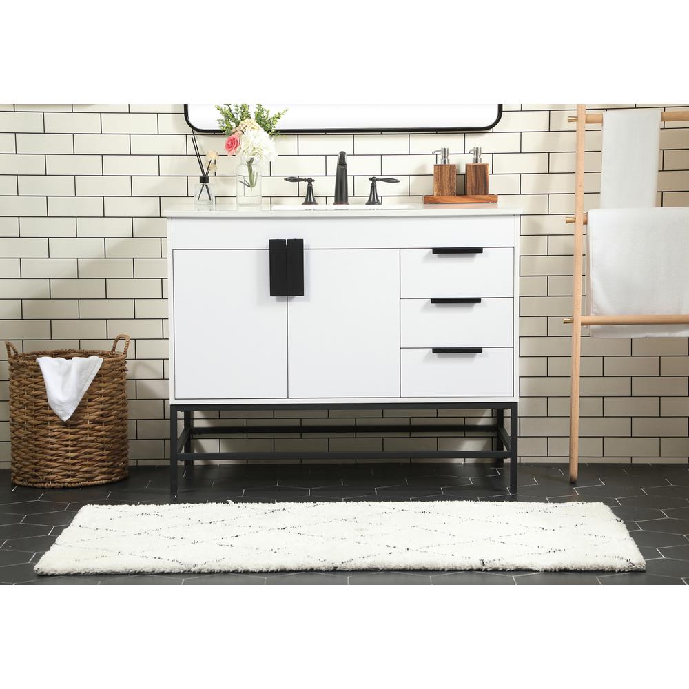 42 inch Single bathroom vanity in white. Picture 14