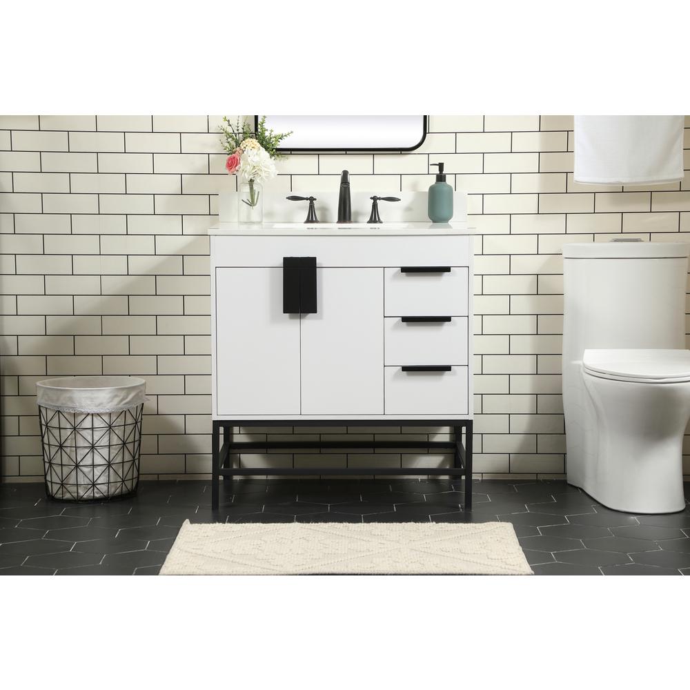 32 inch Single bathroom vanity in white with backsplash. Picture 14