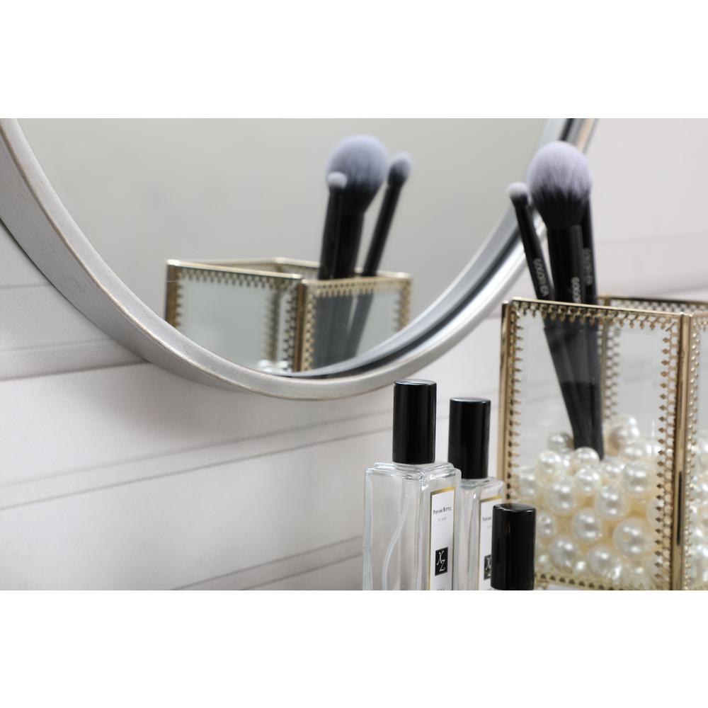 Metal frame round mirror 18 inch in silver. Picture 4