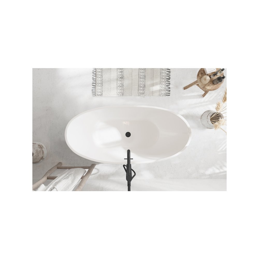 62 inch Soaking Bathtub in Glossy White with Matte Black Trim. Picture 4