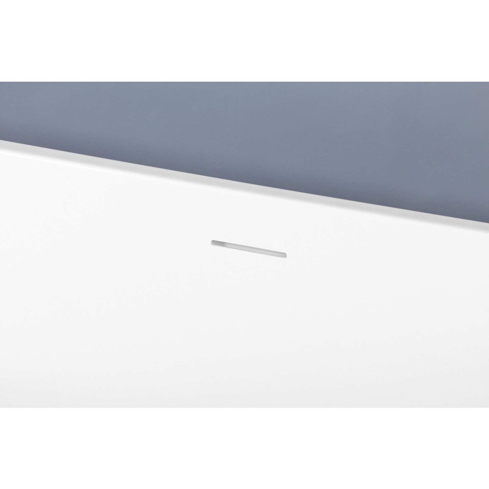 67 inch Soaking diamond style bathtub in glossy white and polished chrome. Picture 10